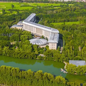 Swissotel Wellness Alatau فندق